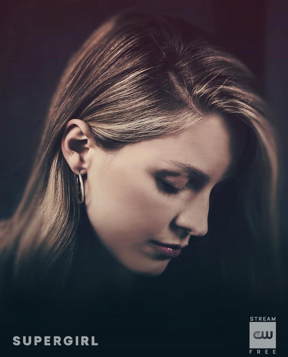 #Supergirl #TheFlash 
#melissabenoist