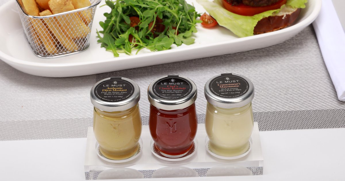 LeMustCondiment's tweet photo. Elegantly presented in a classic mini jar for in room dining or banquet applications, these condiments are the perfect accompaniment to your fine dining endeavors.
#LeMust #inroomdining #privateaviation #yachtcharter https://t.co/nl4WzO4fHN