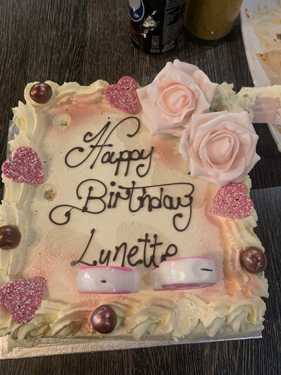 lynettebaronoc's tweet photo. When the young people at work surprise you with this beautiful cake 🎂 #luckyme #lovemyjob #youthworker https://t.co/i3Bj2Dedtp