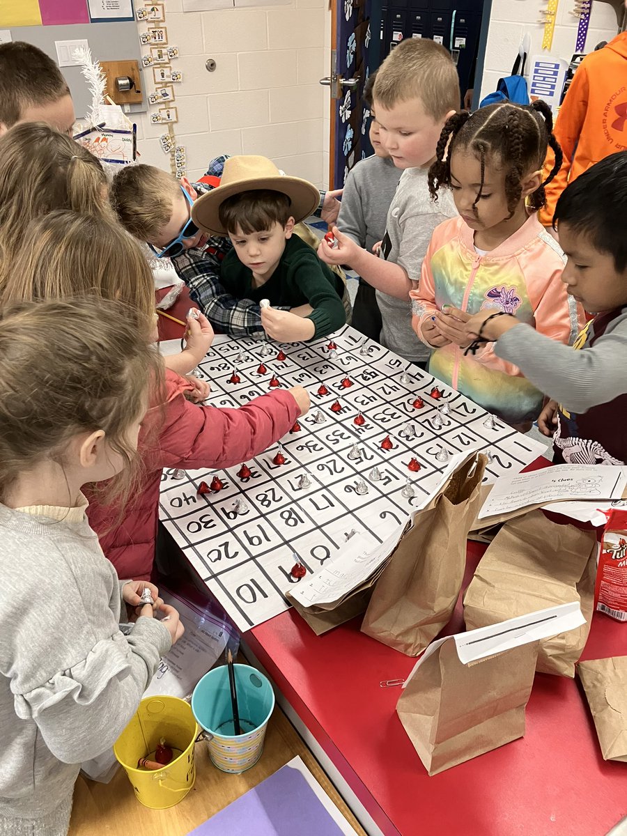 On the hunt for 100 kisses and matching numbers to 100 for our sweet 100th day!
