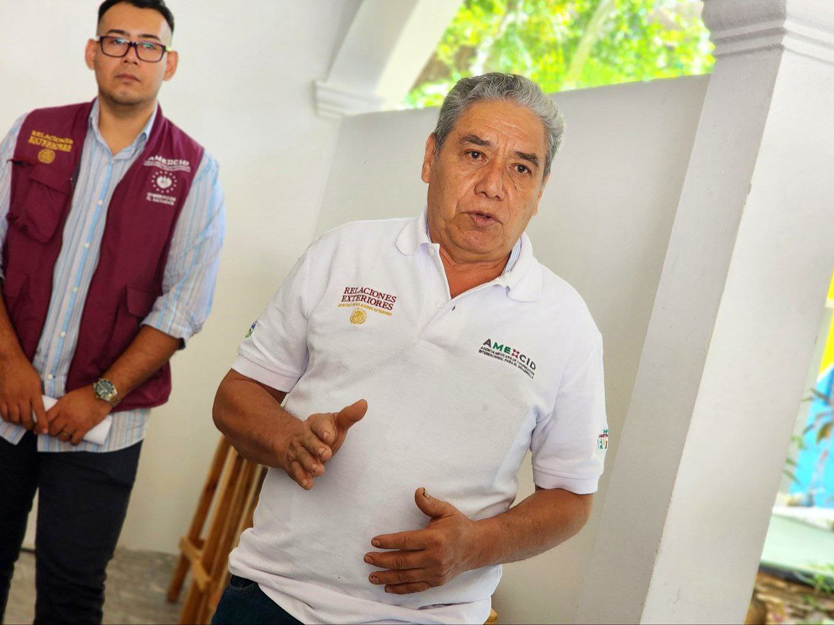 BarrientosAMSV's tweet photo. Los talleres de "Habilidades informáticas", "Estilismo" y "Electricidad" son parte del proyecto "Unidos por el Desarrollo" de #AMEXCID con quienes en esta ocasión unificamos esfuerzos para seguir  apoyando a la juventud vicentina en encontrar la manera de generar sus ingresos. https://t.co/YyhNvSFios