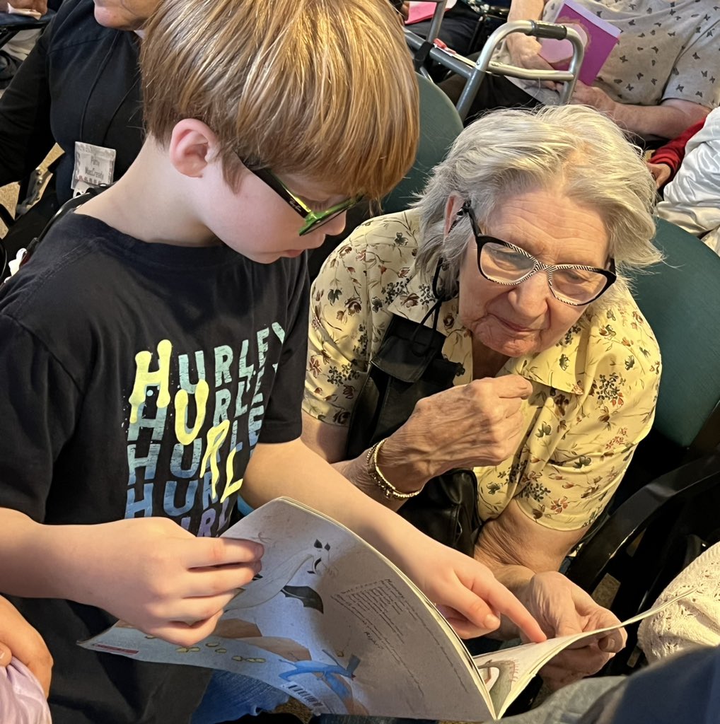 MrsBraaschOB's tweet photo. 2nd graders visiting Radcliff Senior Center - handing out Valentine cards, reading, and spreading kindness. 💌@radcliff_the #wdsd7 https://t.co/GtsLY31DNd