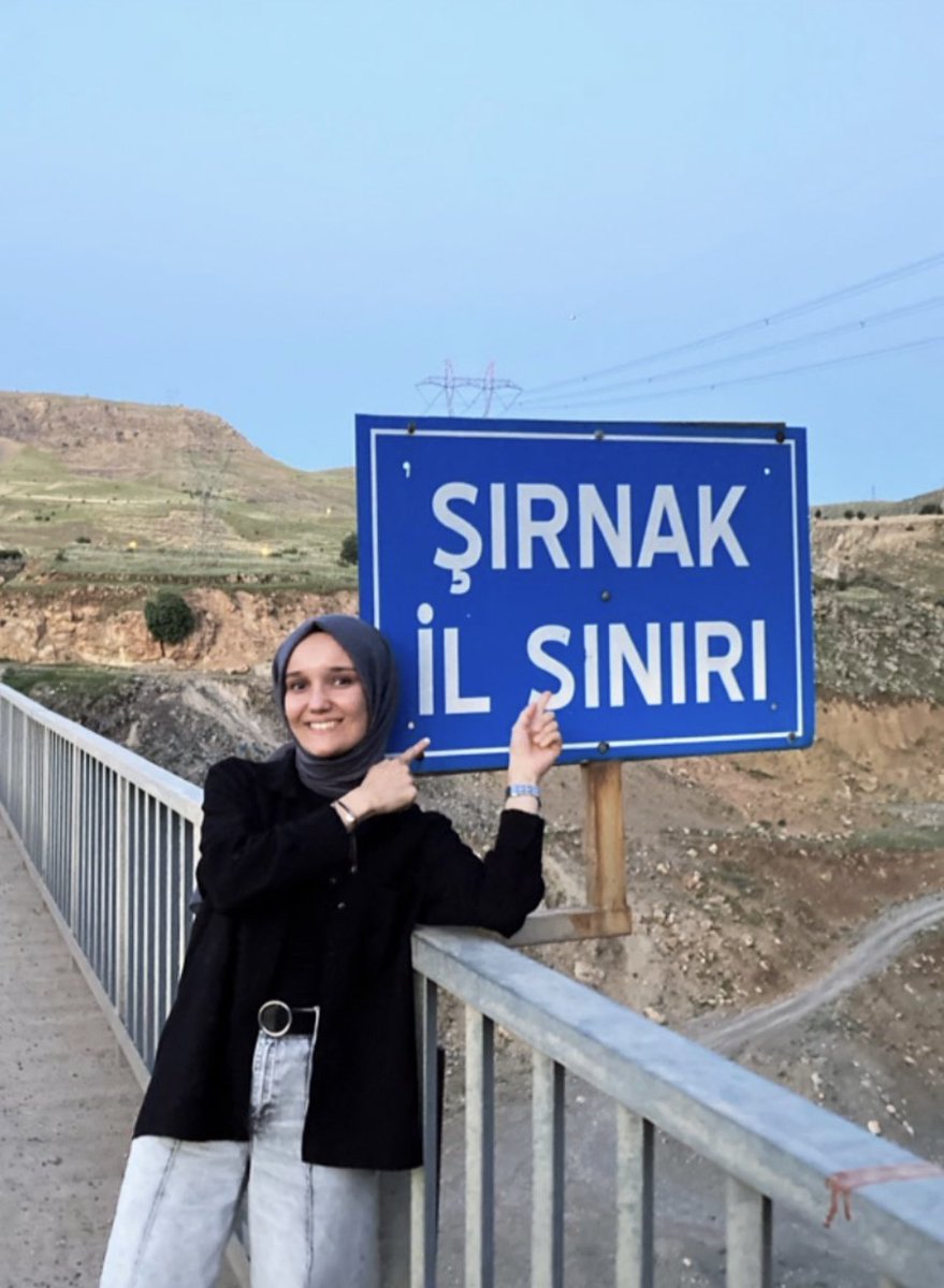 cihangungor28's tweet photo. ⚠️ TUBA NUR KARAMAN ⚠️

Bizim hâlâ umudumuz var. 
Hayırlı haberler almayı nasip et Allah’ım. 🤲🏻

Ekinci Mah. İnönü Blv. No:62
🏢RÖNESANS REZİDANS 
📍Antakya / HATAY

@AFADBaskanlik @AFADHatay @UmkeHatay @haluklevent @AKUT_Dernegi https://t.co/A5Kt7KzHNT