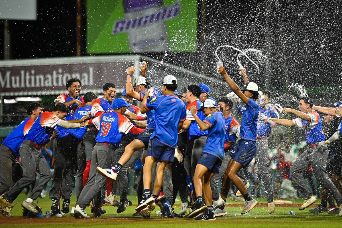 prsecdeportes's tweet photo. Sumamente orgulloso del equipo de Puerto Rico por su extraordinario triunfo en el #DIBAT, celebrado en el Estadio Hiram Bithorn. Si duda una gran representación, nuestros jóvenes compitieron con los mejores de otros países y nos mostraron la calidad de la que están hechos. https://t.co/2Fut6omeTS