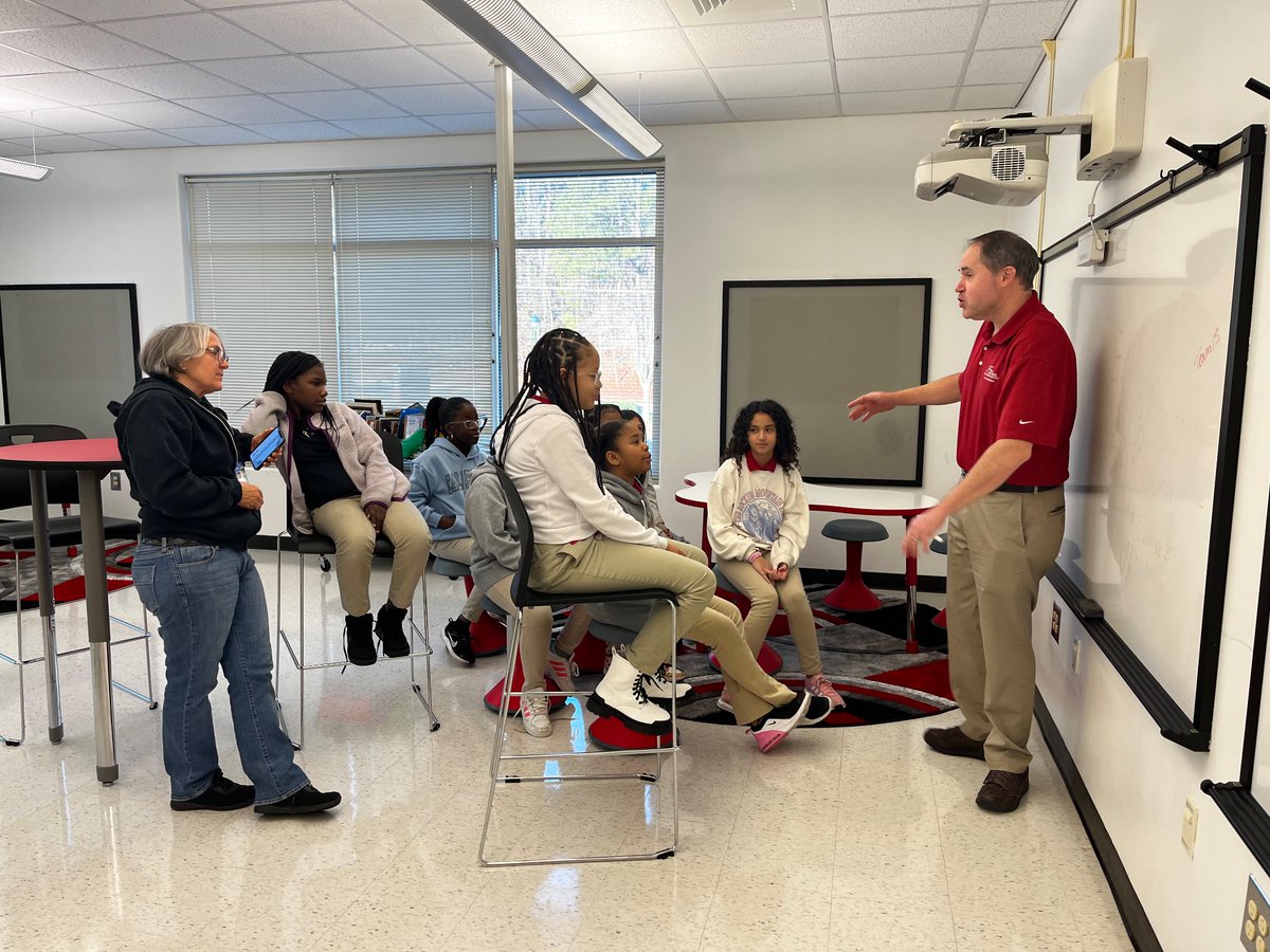 Thank you so much to Mr. Stewart from the Communication Team for coming out and speaking with our Broadcast Team this morning and giving them pointers on our “Together We Soar” video promoting why we love Ison Springs! @LakashaLee <a href="/TruesdaleAP/">MrsTruesdaleAP</a> <a href="/IsonSpringsES/">IsonSpringsES</a>