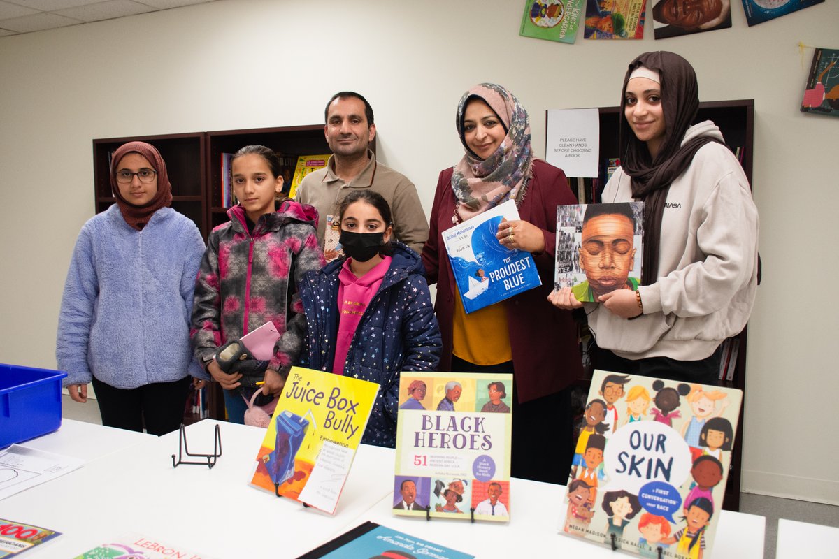 Rafiki Hamilton celebrated Black History Month with a Family Reading Day this weekend. We had books, arts and crafts, brunch, and prizes. We would like to thank everyone for attending our event, as well as our fantastic team for making it happen!