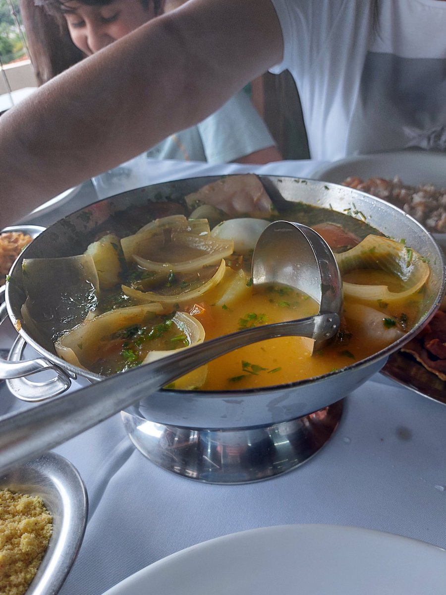 robertovalerio_'s tweet photo. Melhor peixe do mundo Tambaqui nesta versão: Caldeirada com direito a pirão, arroz branco, farinha da ovinha é claro aquela pimentinha tucupi.  Isso e Amazonas, Manaus… https://t.co/RhVjh8oTL9