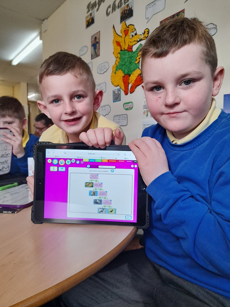 forestschoolbps's tweet photo. We created a branching database using our DCF skills for others to be able to identify the most common birds we spotted outside during bird watching week.@YearTwoBPS @Blackwood_PS https://t.co/42bDSvCIvW