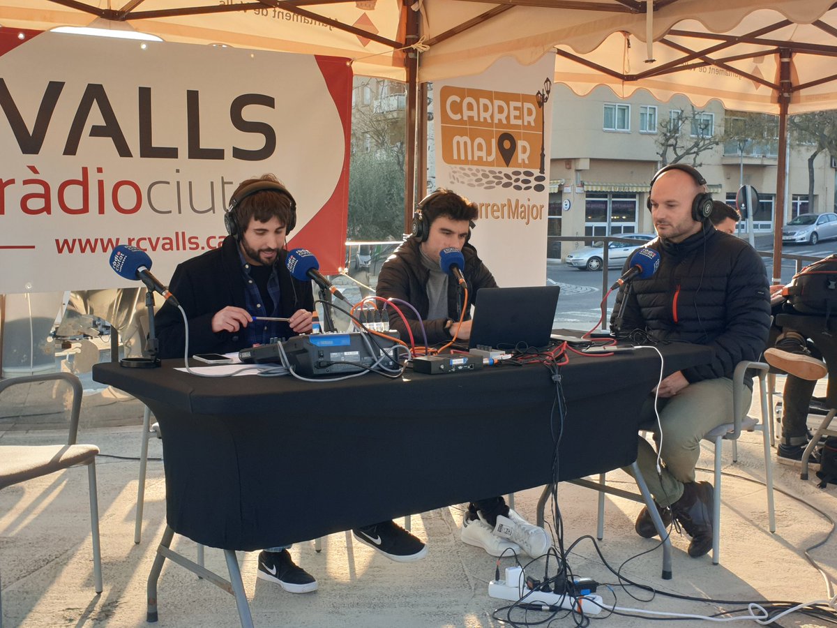 rcvalls's tweet photo. #CarrerMajor #DiaMundialDeLaRadio
🎙 Taula sobre els castells a la ràdio amb el president de la @CastellsCat, @joanibarra i el periodista @joanciurana
👉
https://t.co/SXf16eQEEG #RCVALLS https://t.co/4MeQdvLCPC