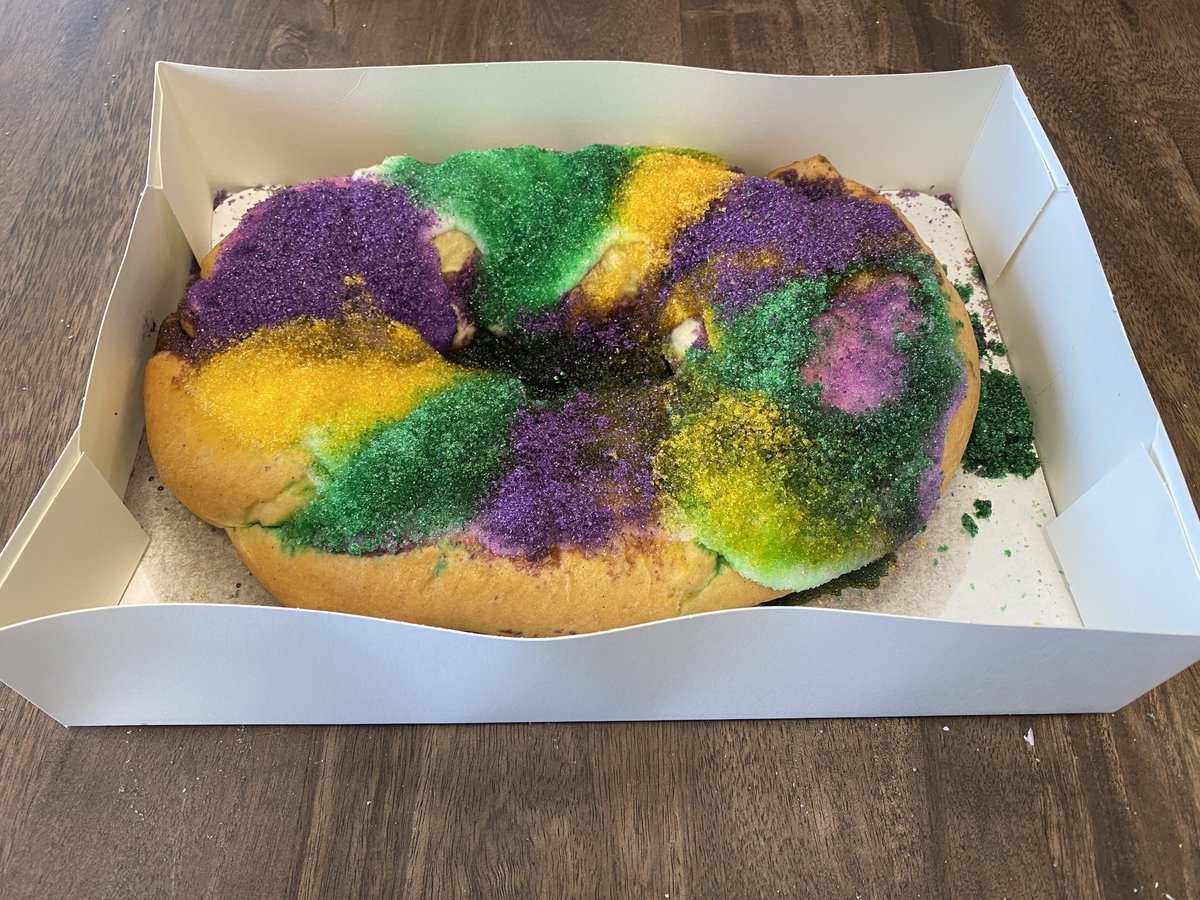 kingcakesnob's tweet photo. The friendly competition continues! Head to https://t.co/aeRsAVrOCo now and vote for your FAVORITE King Cake. 

There are 5 categories: Traditional, Filled, Presentation, Flavor &amp; Freshness. 

Who will win? It's up to you!

Vote now! ☑️

https://t.co/AWimWD15XH https://t.co/YweYJqzUkR