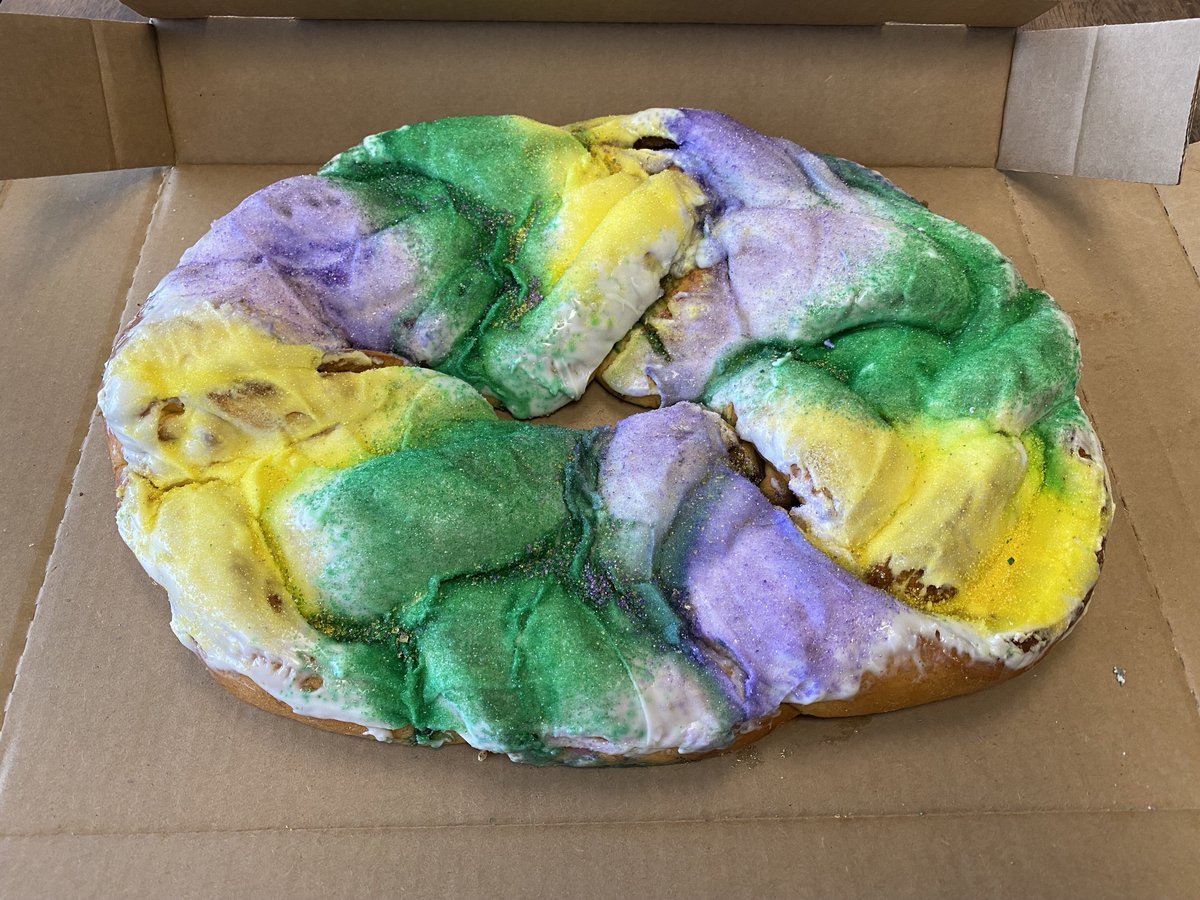 kingcakesnob's tweet photo. The friendly competition continues! Head to https://t.co/aeRsAVrOCo now and vote for your FAVORITE King Cake. 

There are 5 categories: Traditional, Filled, Presentation, Flavor &amp; Freshness. 

Who will win? It's up to you!

Vote now! ☑️

https://t.co/AWimWD15XH https://t.co/YweYJqzUkR