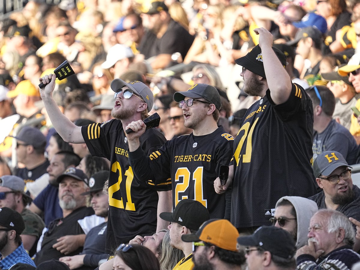 Ticats's tweet photo. Happy Family Day, TigerTown! 🖤 💛 

#Ticats | #CFL https://t.co/2ykMdYNusE