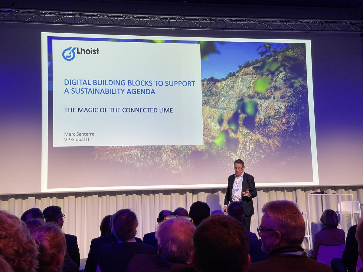 lisalombardibe's tweet photo. Conférence inspirante de @msenterre, Vice President Global IT, #Lhoist, leader mondial de production de #chaux  
« Chaque application digitale que nous développons a un seul but: augmenter notre durabilité et réduire notre empreinte écologique » 

@digitalwallonia @UWE_asbl https://t.co/4onXDlO9Vf