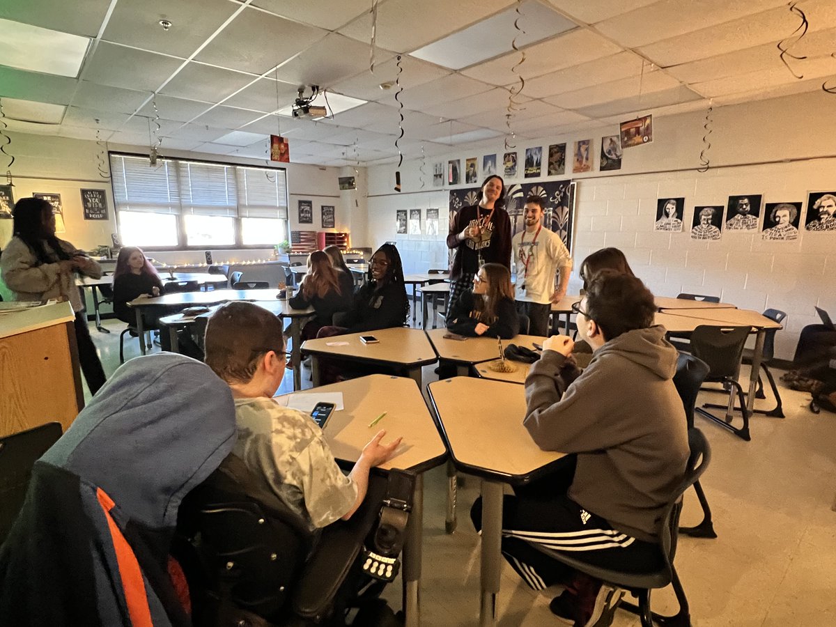 YHSCommArts's tweet photo. The Film Club held its inaugural meeting this morning during Flex, and the energy was real. Thank you to Mr. Fuerst and Mr. Bola for sharing your love of movies with YHS. @115yhs https://t.co/42mHGkS1Cp