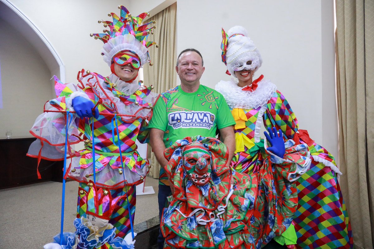 carlosbrandaoma's tweet photo. Tudo pronto para o maior Carnaval da nossa história. Recebemos no Palácio dos Leões os profissionais da imprensa do Maranhão para apresentar a programação oficial dos cinco dias de folia.#carnavaldomaranhão https://t.co/Swuspf4Ap7