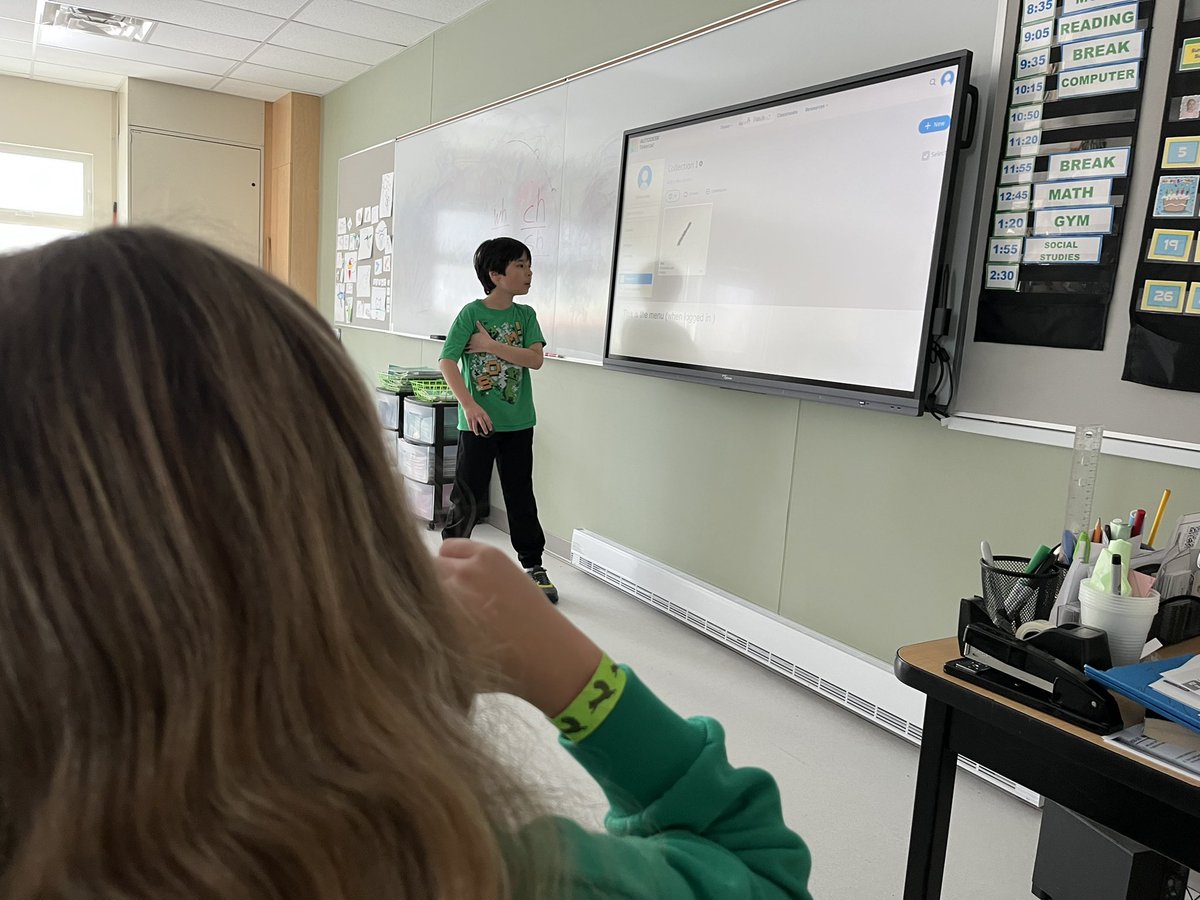 JoshLuna04's tweet photo. Our classroom’s expert on Tinkercad present the basics to the class today. A great opportunity for the student to become the teacher. https://t.co/qcslWTfTCA