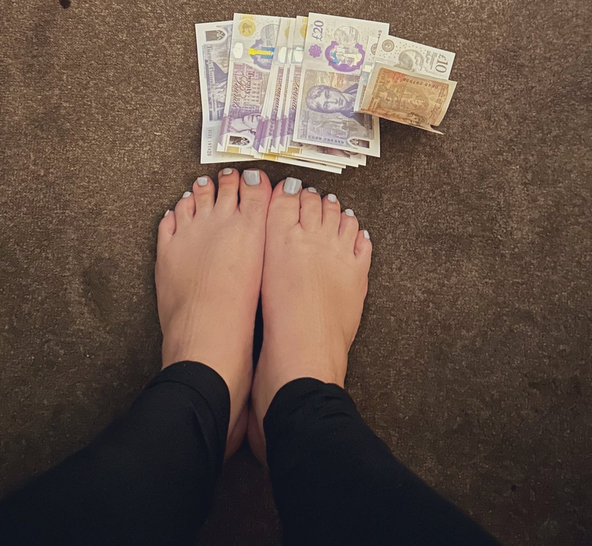 princessukdom's tweet image. Where your cash belongs…at my perfect feet 😌

Findom femdom domme bdsm