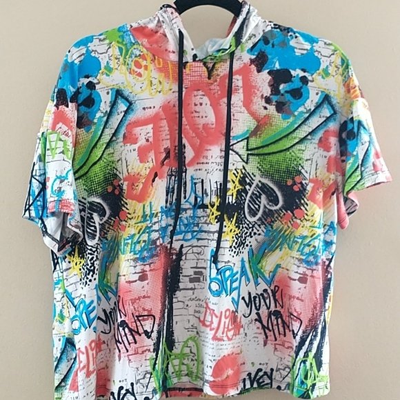 Docsdealz's tweet photo. So good I had to share! Check out all the items I'm loving on @Poshmarkapp #poshmark #fashion #style #shopmycloset #notsure #papertee: https://t.co/abKZUNvDBB https://t.co/aUf9xCUeAx