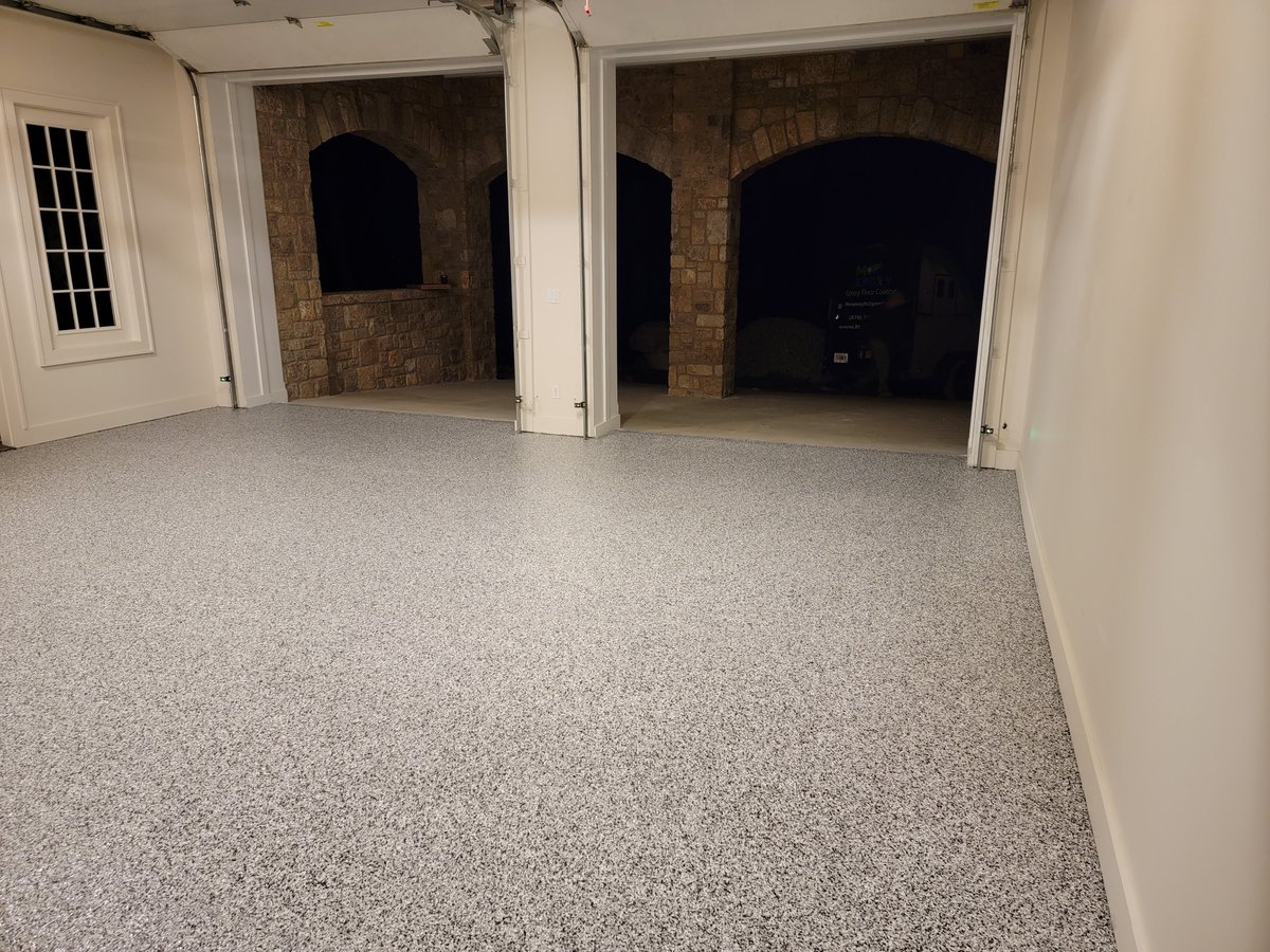 Garage transformation completed with tuxedo flake!

Is your floor cracked and stained? Time for an upgrade!

Call us today at 678-761-0274 to schedule a free estimate! 

#northcarolina #flakefloor #tuxedo #domino #moepoxy #garagefloor #epoxyflooring #epoxy