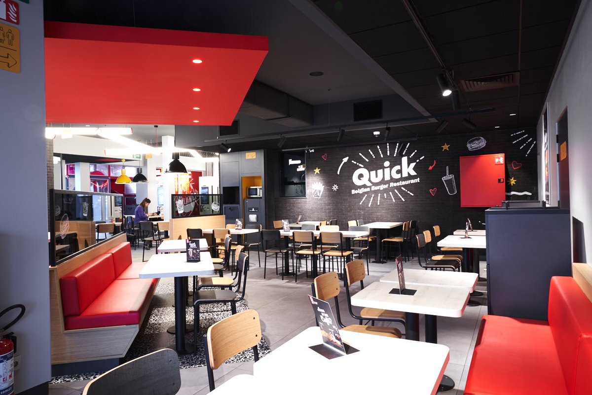 GossipRoomOff's tweet photo. 🚨 Quick veut ouvrir une vingtaine de restaurants cette année en France. L'objectif de la chaîne belge de fast-food ? Doubler de taille en 5 ans ! Les fans de Quick vont être ravis par cette bonne nouvelle ! 🍔🍟 (via Demotivateur) https://t.co/u9pQzlhNns