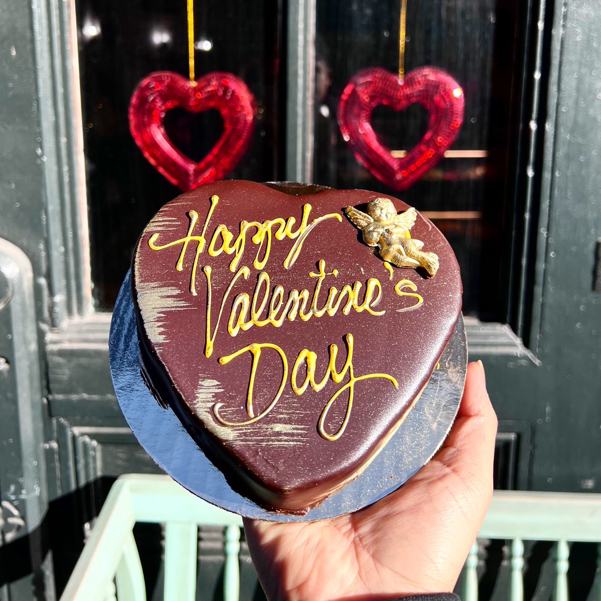 DPPNYC's tweet photo. For your favorite blanket stealer 💘 #valentinesday #duaneparkpatisserie https://t.co/5JodSN7ZTA