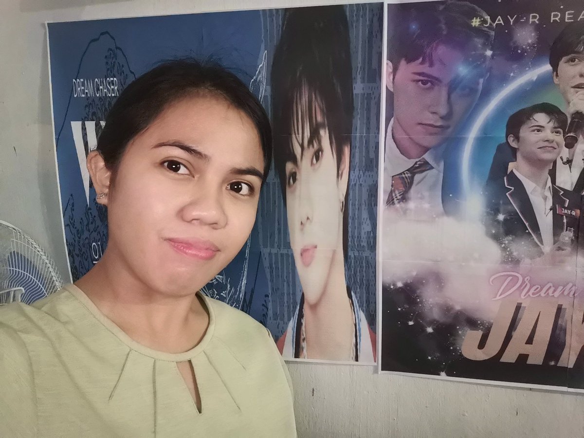 Cnariooo's tweet photo. After work, dahil sad pa din ako kahit birthday ko (Monday), mas pinili kong mag selfie sa tarp na ginamit ko sa DM Finalé. My HEART as a DM fan still belongs to both of you, WILSON and JAY-R 💙 FIGHTING 💪🏻
Happy Valentine's Day to all the WHALES and JUNIORS 🥰 #ArSon #FebBaby https://t.co/5b2EbR3w2X