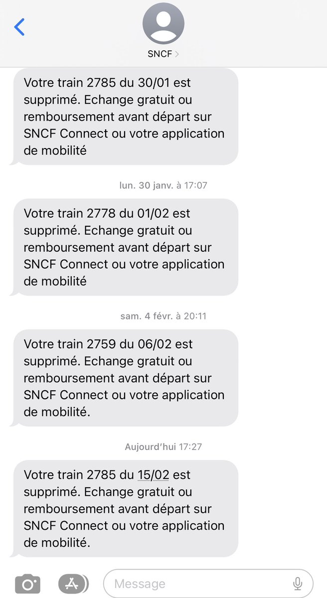 AntoineMeuret's tweet photo. Chaque semaine un petit sms de la @SNCFVoyageurs pour annuler les trains (pour aller travailler) ..  est-ce qu’on aura aussi un sms pour nous dire que le prélèvement de l’abonnement est supprimé.. ? Spoiler : non ! Des 🤡 https://t.co/Go7wBo62bC