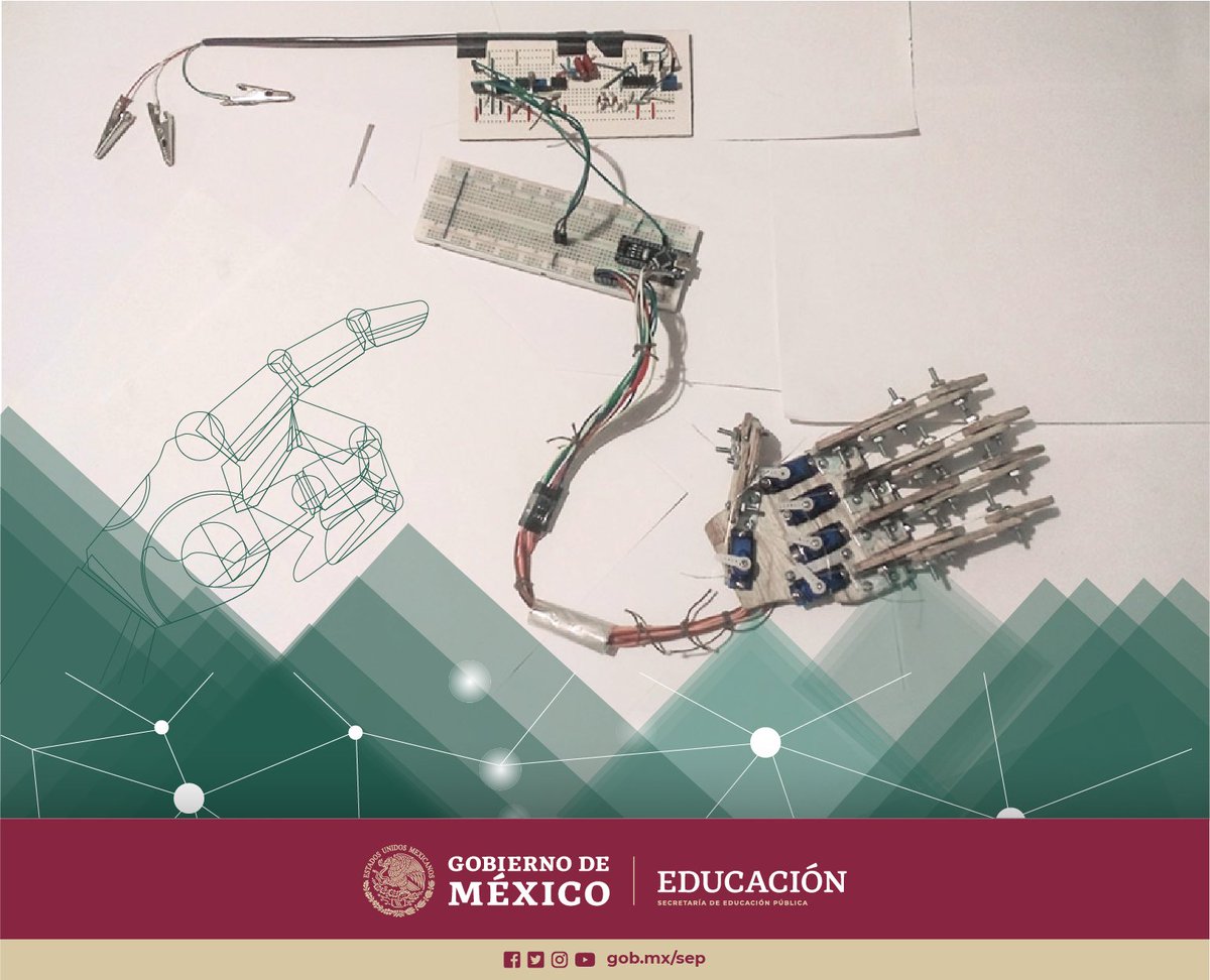 SEP_mx's tweet photo. #SEP_Reconoce a David Tinoco Varela, académico de la #FESCuautitlán, quien encabeza un proyecto de sistemas robotizados como vehículos teledirigidos e interfaces humano-máquina controladas por señales bioeléctricas.

👉🏽 https://t.co/qIInx1F3cR https://t.co/Tfw8cT7E6O