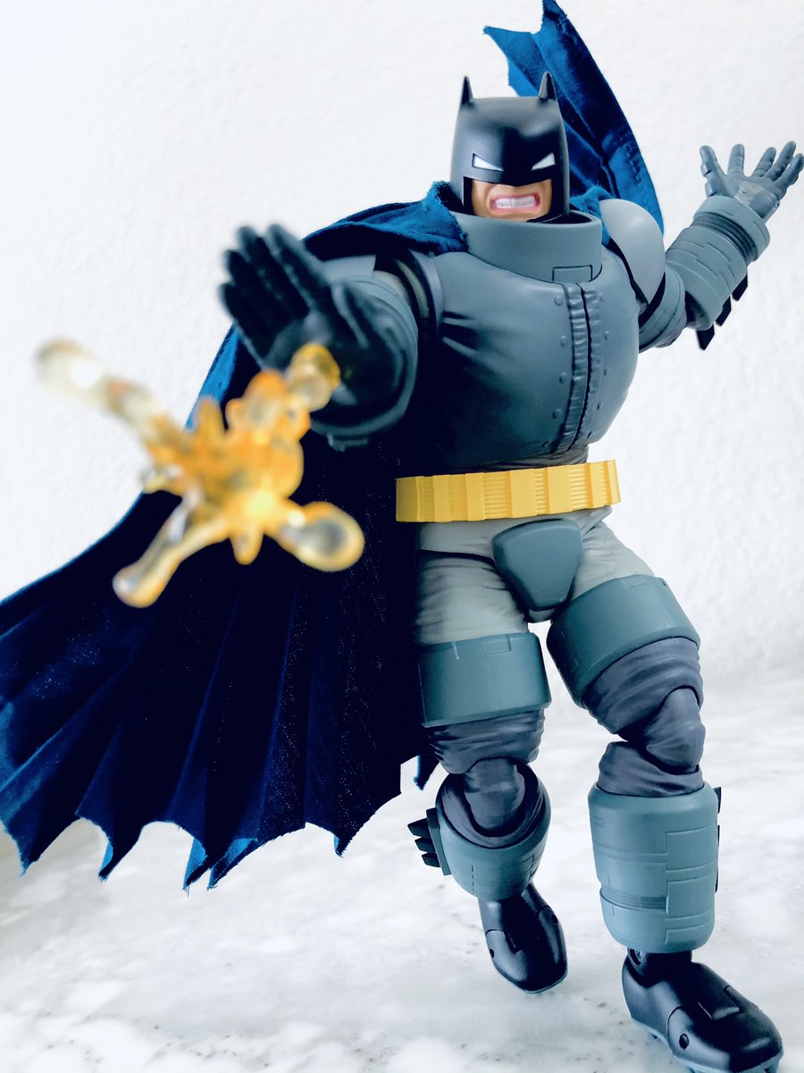 I’m #Batman 💙🦇
#TheFlashMovie #dcuniverse #dccommunity #dccomics @DCComics #Mafex #ComicArt