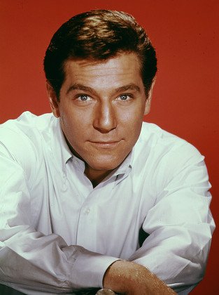 Happy heavenly birthday to the always wonderful, George Segal (1934-2021). 