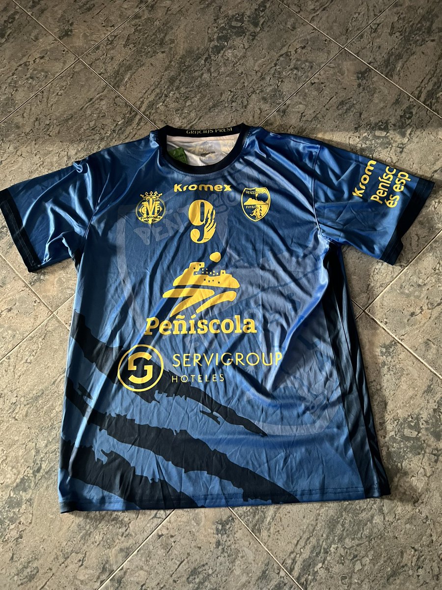 <a href="/Aldemor3/">J. Junior</a> muchas gracias por la camiseta. De <a href="/peniscolafs/">Servigroup Peñíscola FS</a> no tenía ninguna