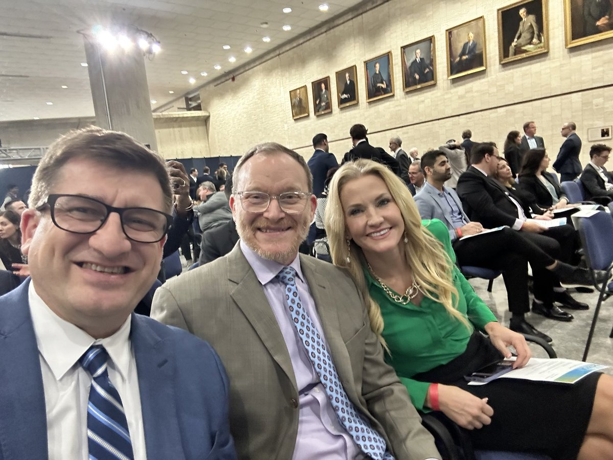 Now that the #TEFCA cat is out of the bag, can share a picture from the front row with some friends and fellow #QHINs. @SteveYaskin of @healthgorilla and @TherasaBell_22 of @Kno2. Epic, @eHealthExchange and @KonzaHealth just down the way rounding out the first 6.