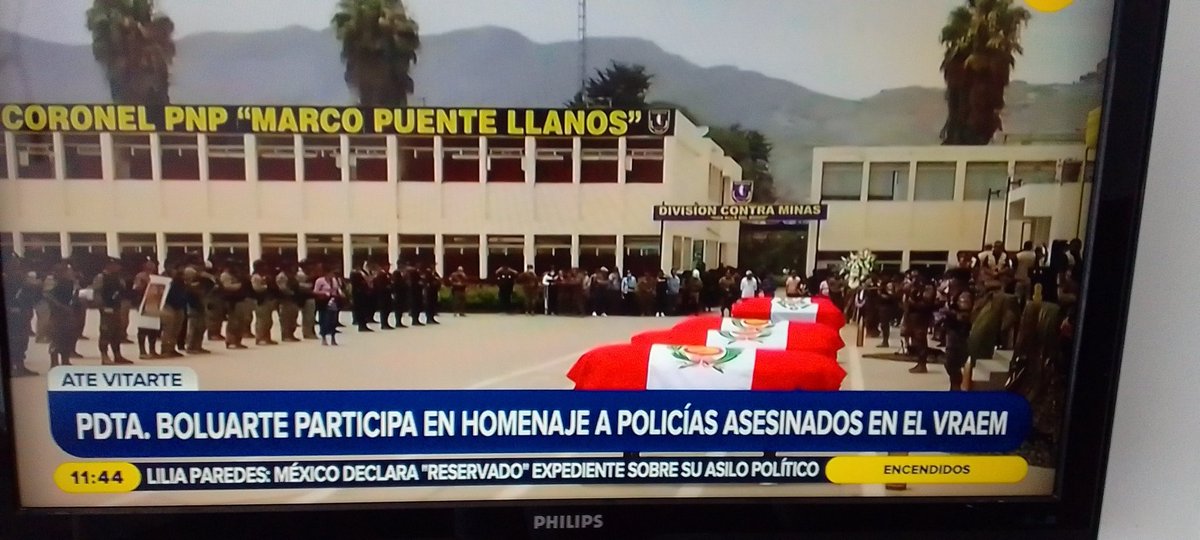 MnicaCceres7's tweet image. EMPODERA A LA POLICIA NACIONAL DEL PERÚ🇵🇪
EMPODERA A NUESTRAS FFAA🇵🇪
SOLO ASI TE CREEREMOS!
DEMUESTRA QUE TÚ Y EL QUE ESTÁ SENTADO A TU LADO ESTÁN DEL LADO DEL PERÚ Y NO CON EL TERRORISMO!
PERO NO DAS LA ORDEN😡💥
VIVAN NUESTRAS FFAA Y PNP
@PoliciaPeru 
@CCFFAA_PERU 
#SOSPeru 🇵🇪