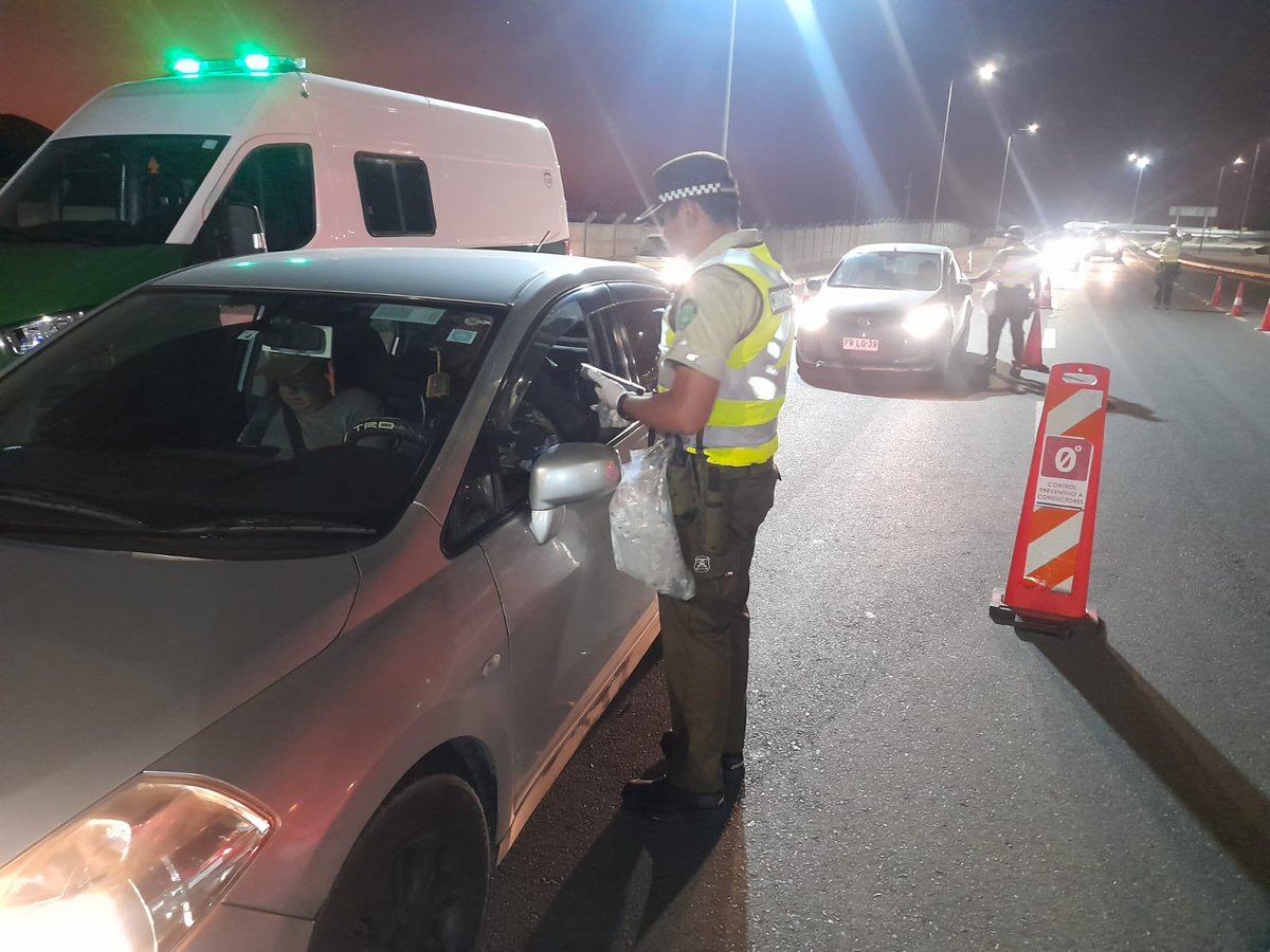 Senda_Tarapaca's tweet photo. 🚨 Junto a @CarabTarapaca durante el fin de semana se realizaron 229 controles de narcotest y alcotest  en distintos puntos de Iquique y Alto Hospicio, en el marco del programa #ToleranciaCero 

#ModoPrevención 

#CuidaTuVida y la de los demás. https://t.co/Fm0ieoVEH1