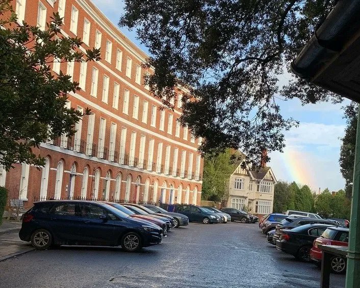 If you're coming into Exeter this weekend, shopping, lunch or cinema, park with us at Barnfield Car Park on Sunday to raise extra funds for the Centre.  £7 all day, or £5 after 12pm. Find us: goo.gl/maps/SNo37c5PL… 

#Exeter #carpark #charitycarpark #sundayshoppers #halfterm