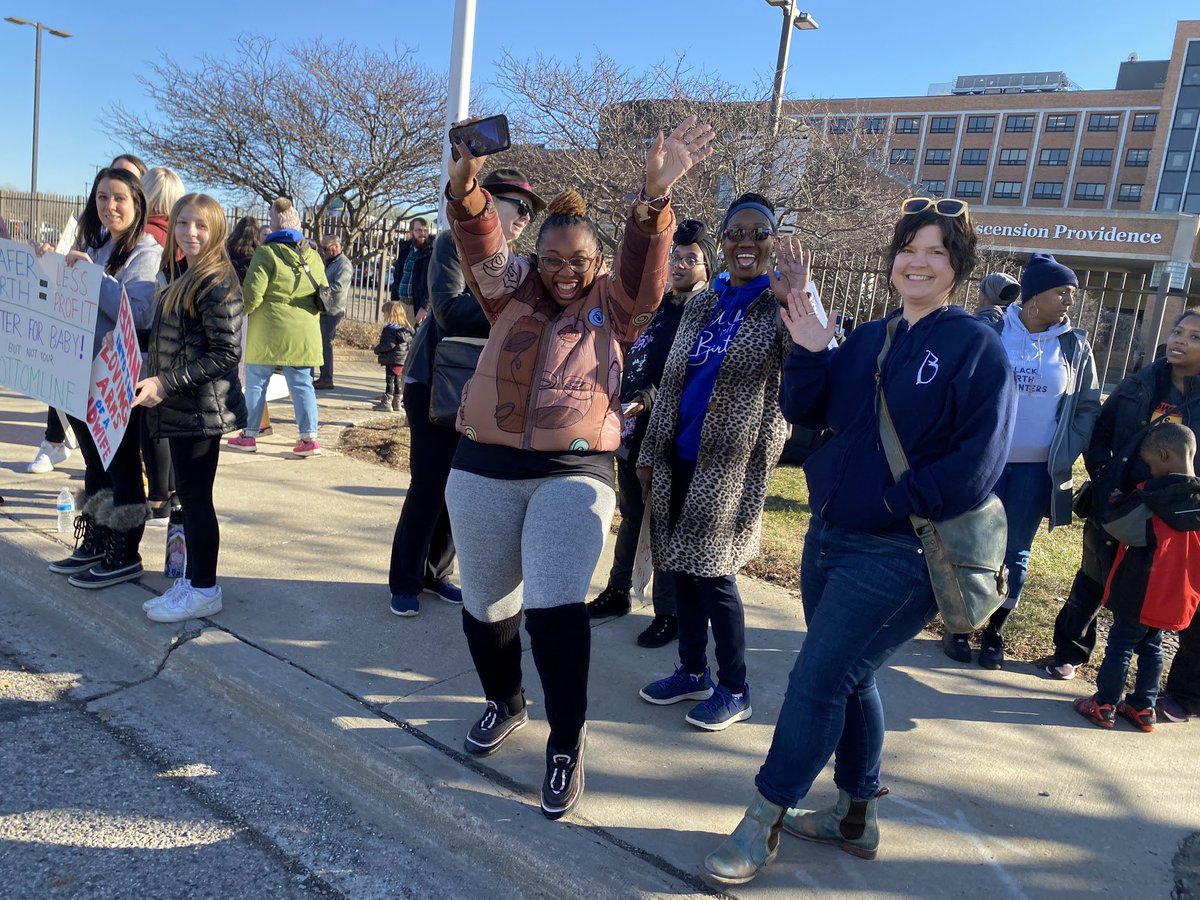 momjustice's tweet photo. A look at the #SaveTheMidwives Rally yesterday. In the midst of a Black maternal health crisis, weโre saddened to see that #midwives are being let go from hospitals when the care they provide is crucial to more positive birth outcomes. We know that #MidwivesSaveLives! ๐๐พ https://t.co/QBDQ5TTZFZ