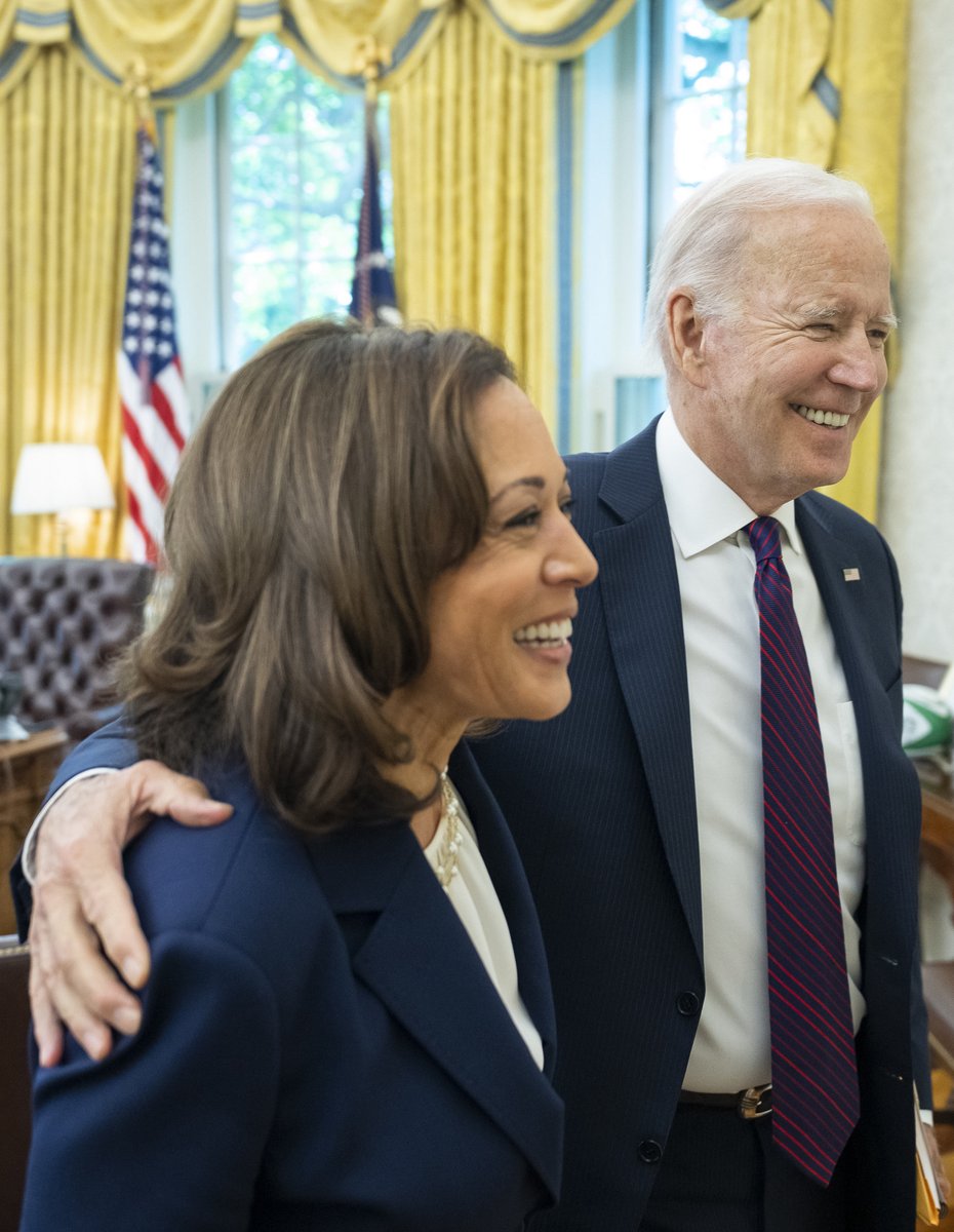 Kamala Harris tweet media