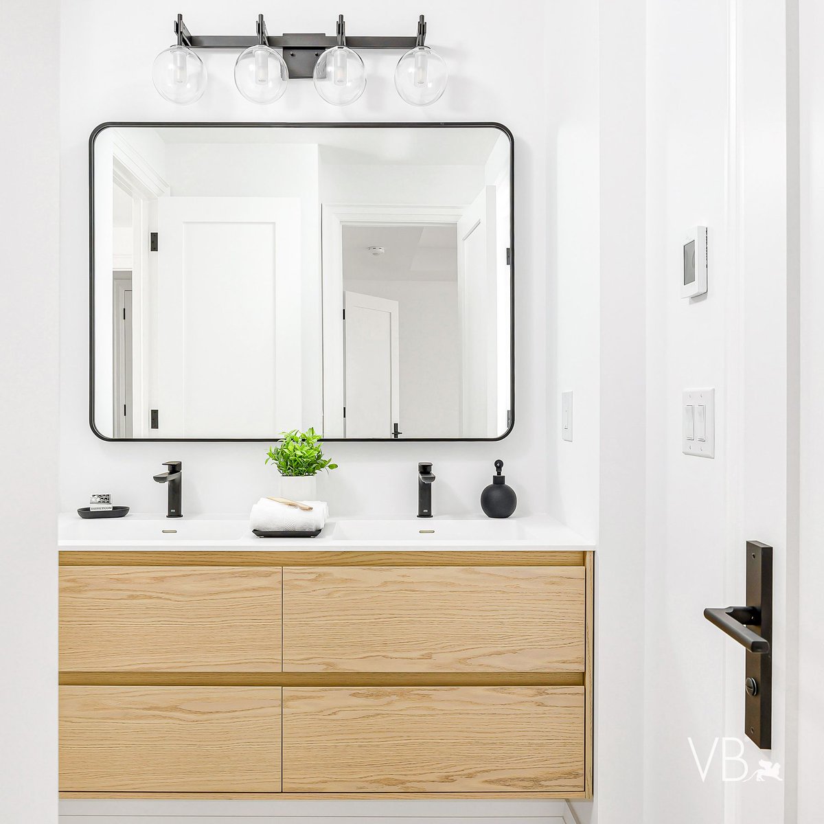 venetobath's tweet photo. Achieve the ultimate luxurious bathroom with this stunning double vanity and black framed mirror. 

Featured Products;

MC 1400E-NOV - 55" Double Vanity Oak Veneer

#VenetoBath #freestandingbath #freestandingvanity #luxuryvanity #mirrors #modernmirrors https://t.co/B0MW5rhez4