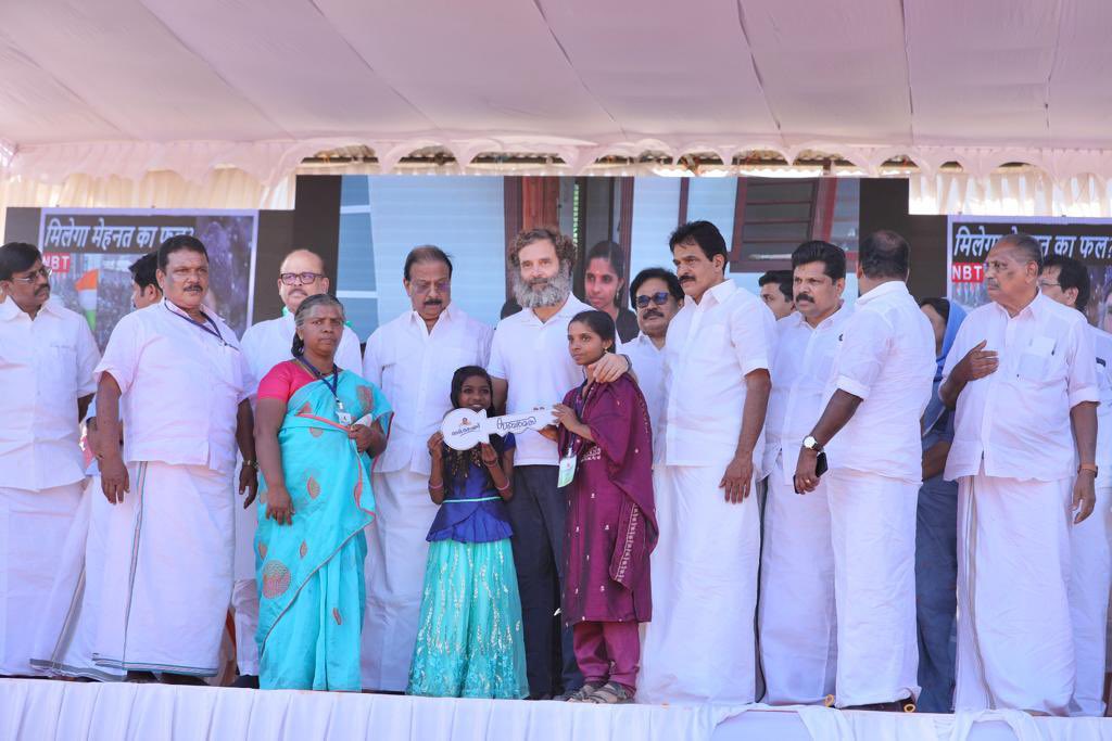 RGPGVWayanad's tweet photo. Kaithangu, the housing project, has been envisioned as a helping hand for women and children who’ve had to face hardships alone.
Today, thanks to UDF, we were happy to hand out 25 houses.
A home for needy hearts - one step at a time. #OurWayanad https://t.co/bgtZB7WbXL