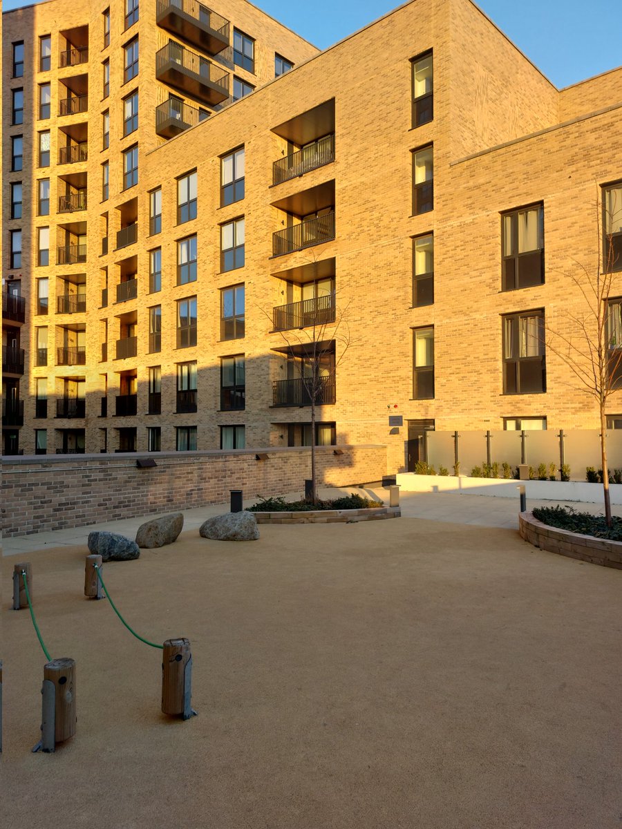 Covering for <a href="/JacobPAHousing/">Jacob</a> at Chantry House it's nice to see the development of the communal areas completed since I was last here 😀 
#teamworkmakesthedreamwork 
#TeamPurple @pa_housing