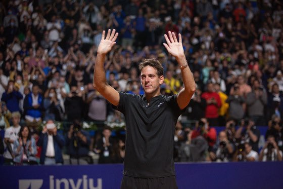 BourkeFilms's tweet photo. HOY SE ESTRENA DEL POTRO: EL ÚLTIMO MATCH POINT 🍿
Este lunes a las 22:00 🇦🇷 por Star Channel se podrá ver el documental de JM #DelPotro: El Último Match Point, el cual retrata su lucha por volver a jugar y el deseo de conseguirlo para dedicárselo a la memoria de su padre. https://t.co/kbKtOWkpEr