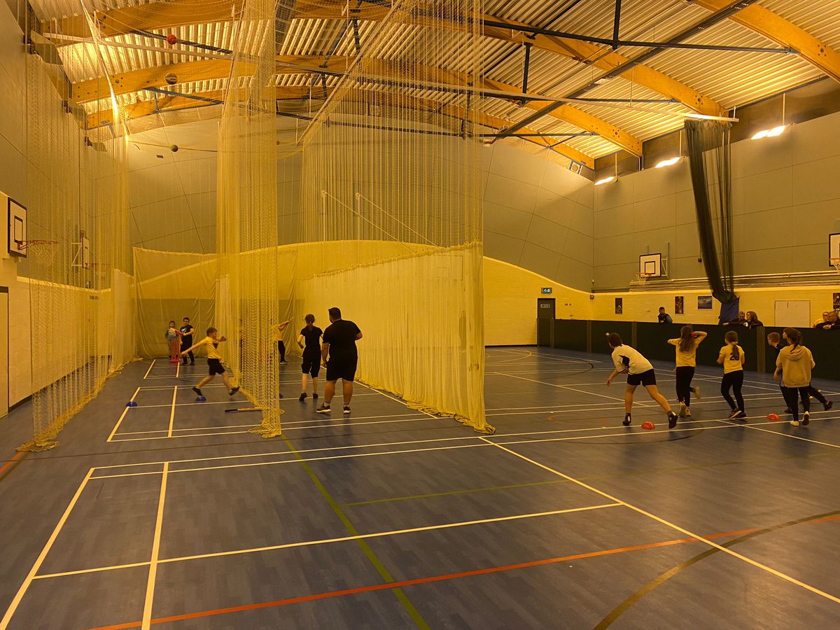 For our juniors last indoor winter session, we thought they might enjoy dragging the nets out… and they were great 💪🏼 bring on the summer 🏏☀️ #bringonsummer #indoornets #juniorcricket #llanrwst