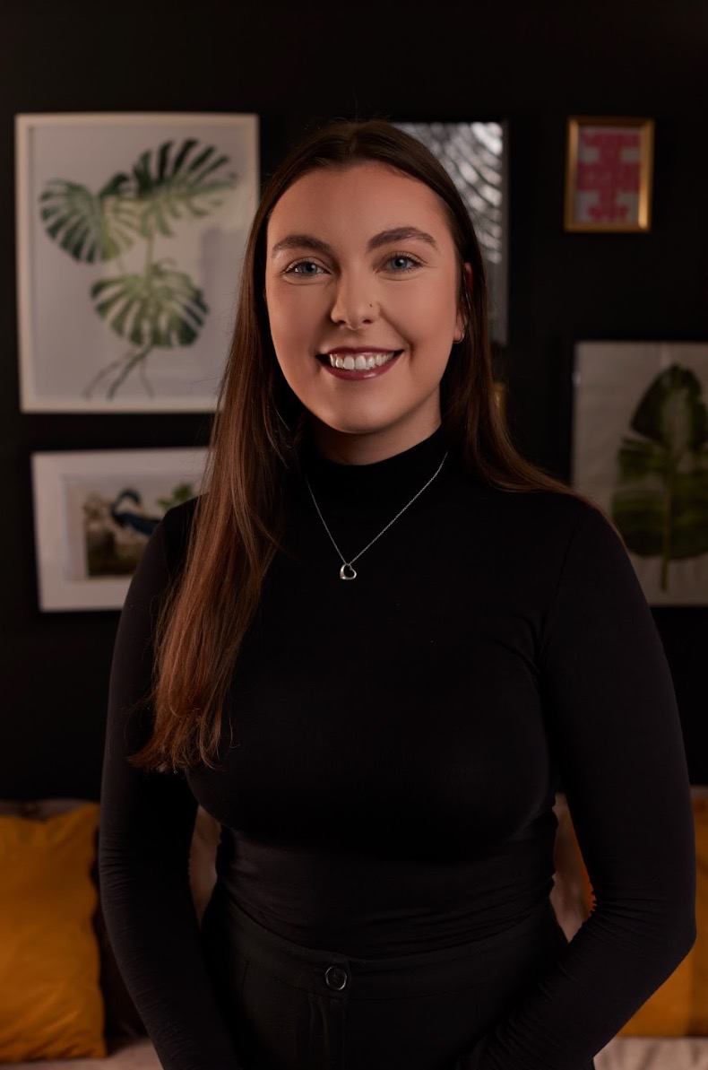 GoldfinchWhisky's tweet photo. 🥃 Meet the Team 🥃

A graduate from @StirUni, Iona recently achieved an MSc in Marketing and Brand Management with Distinction. She has joined us as our Marketing Manager, focusing on all things digital media.

Read more about Iona 👇
https://t.co/n4oZbn9MkP https://t.co/GUKR2OdC54