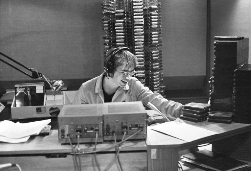 thematthopper's tweet photo. It's World Radio Day! I'm as in love with the radio medium now as I was when this was taken, and thanks to @Trisonic, still working in it!  https://t.co/s70V2tMovF
#WorldRadioDay #radio #radioadvertising https://t.co/AnYQ0xdNWc