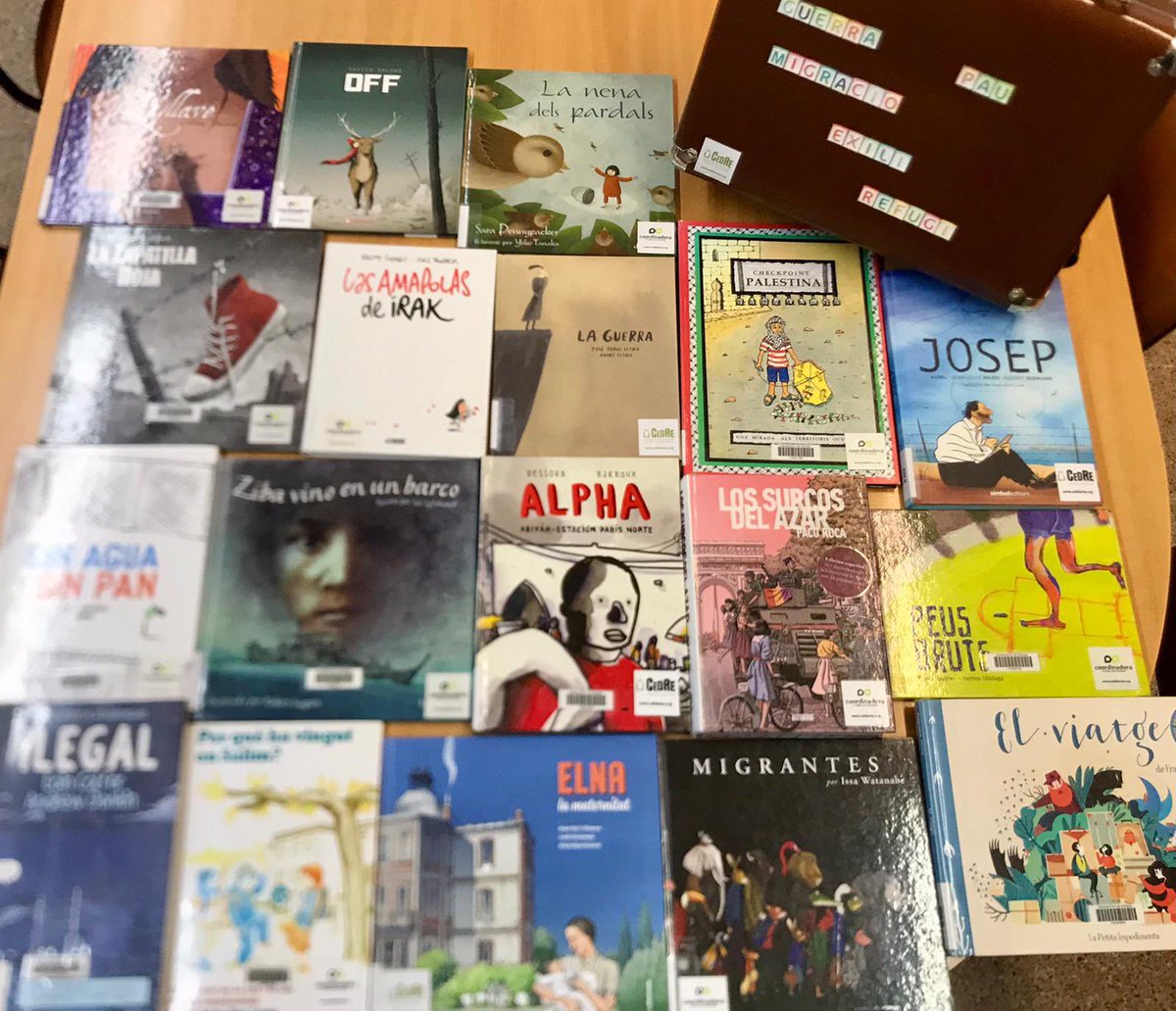 Treballant en el projecte #InventCat d’<a href="/udigitaledu/">UdiGitalEdu</a> <a href="/univgirona/">Universitat de Girona</a> amb històries en contes, àlbums il·lustrats i #còmics sobre #Refugiats i #Migracions Moltes gràcies <a href="/CoordONGs/">Coordinadora d'ONG Solidàries</a> per tots el materials #ArtEducation #ODS #STEAM <a href="/VedrunaCat/">Escoles Vedruna de Catalunya</a> #EducantEnValors #VisualiPlàstica #2nESO