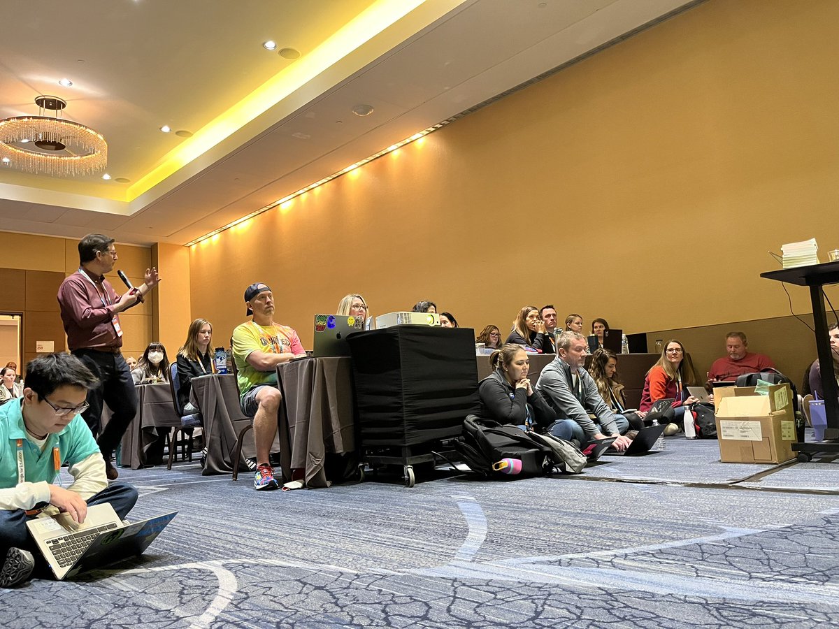 Anna Davis tweet media