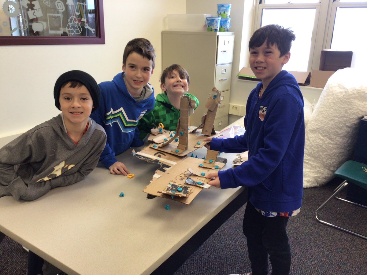 MrShermansLAB's tweet photo. 2nd and 3rd grade students had an awesome time in iLab using their @Makedo tools to get creative with cardboard! @Emily_Sickler #harvestlearn #SASCompass https://t.co/HABGjNCIvG