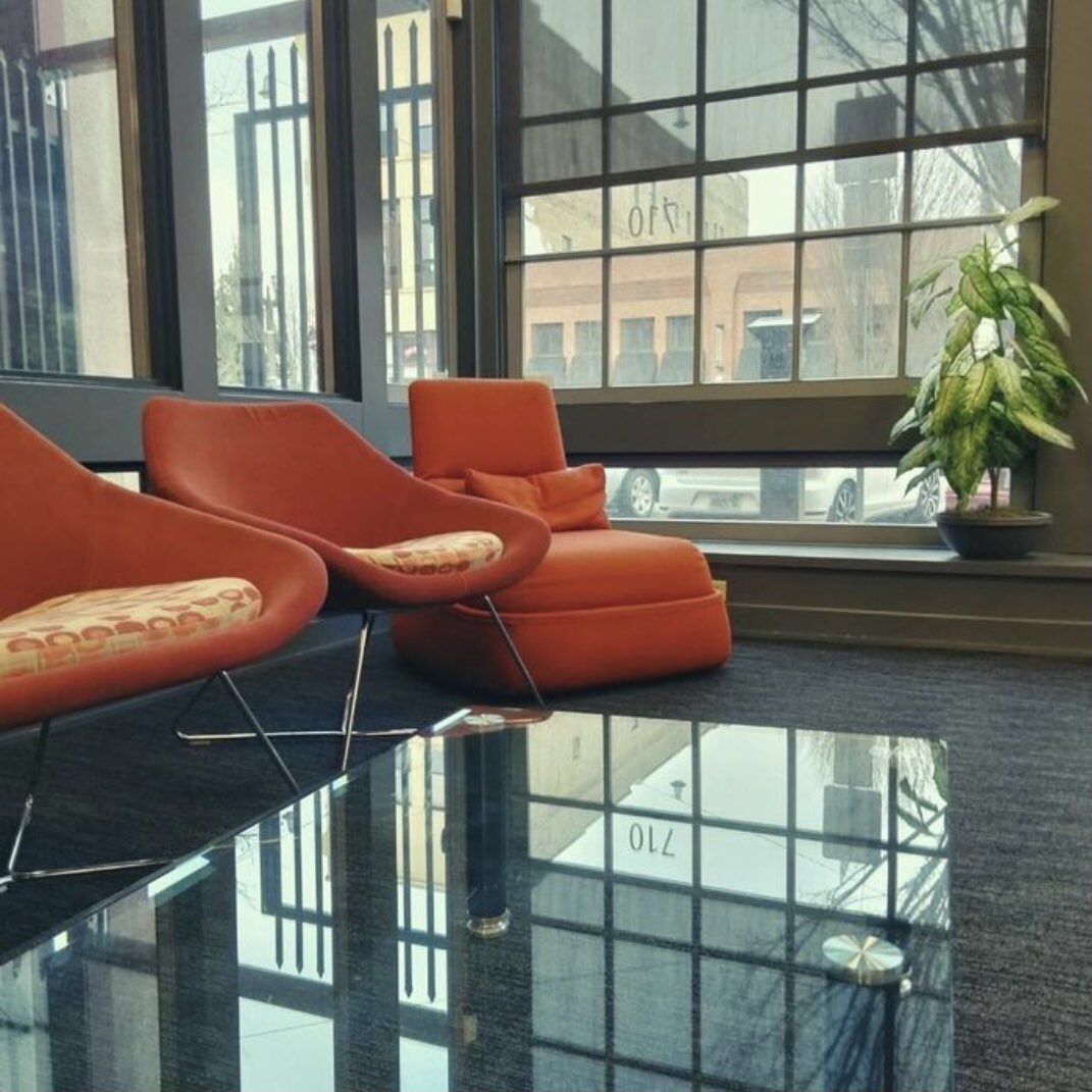 TractionSpace's tweet photo. Come work with us tomorrow, and bring your valentine! 🖤🧡 https://t.co/Uppi0zEqKt