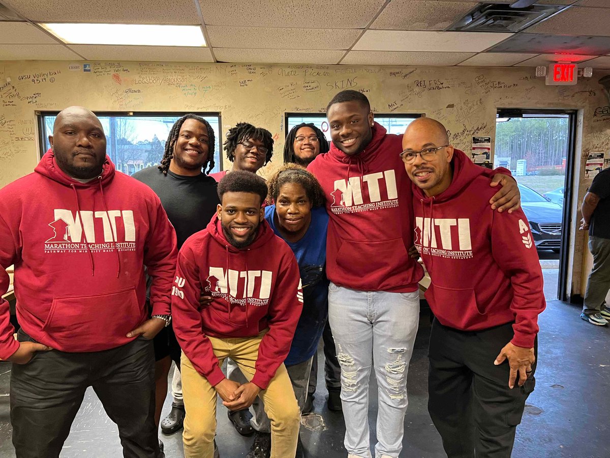 Friday the brothers of MTI gathered together to support the Backyard BBQ Pit. Backyard BBQ is a black-owned restaurant that has been serving Durham, NC for well over a decade. 
#mti #durhamnc #nccu #northcarolinacentraluniversity #education #blackownedbusiness #blackteachersrock