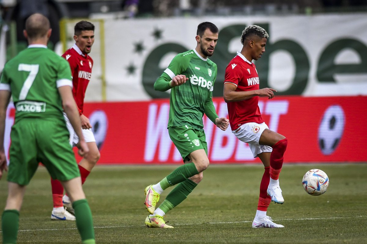 Si ustedes creen, recibirán todo lo que pidan en oración. Mateo 21-22🤲🏾         

Buen inicio gracias Dios. <a href="/CSKA_Sofia/">ЦСКА</a>